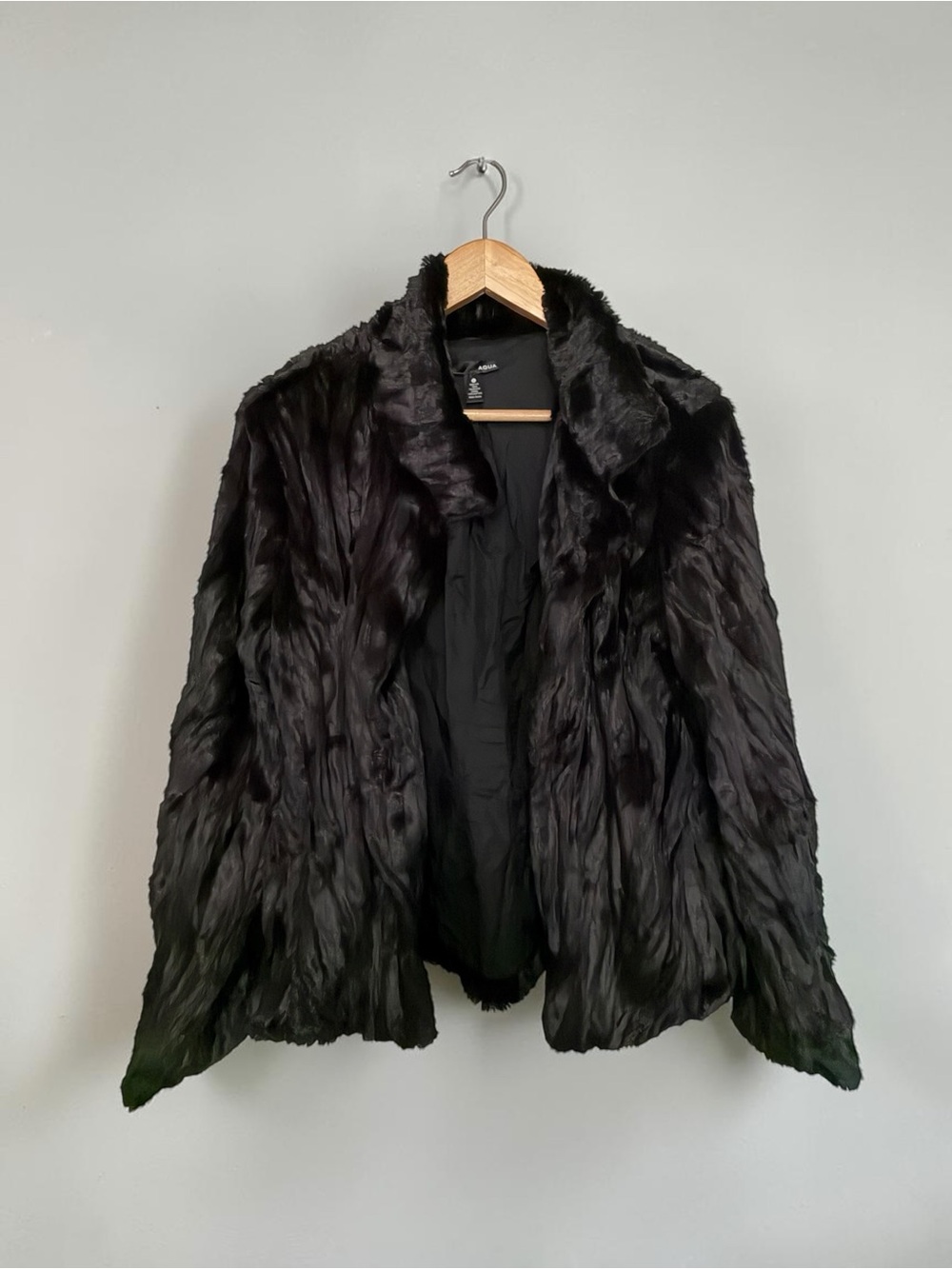 AQUA Black Faux Fur Jacket Coat Size L Wide Collar Hook Closure Bloomingdales